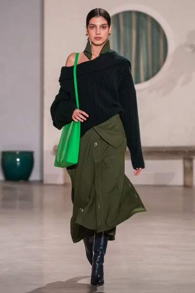 Look 8